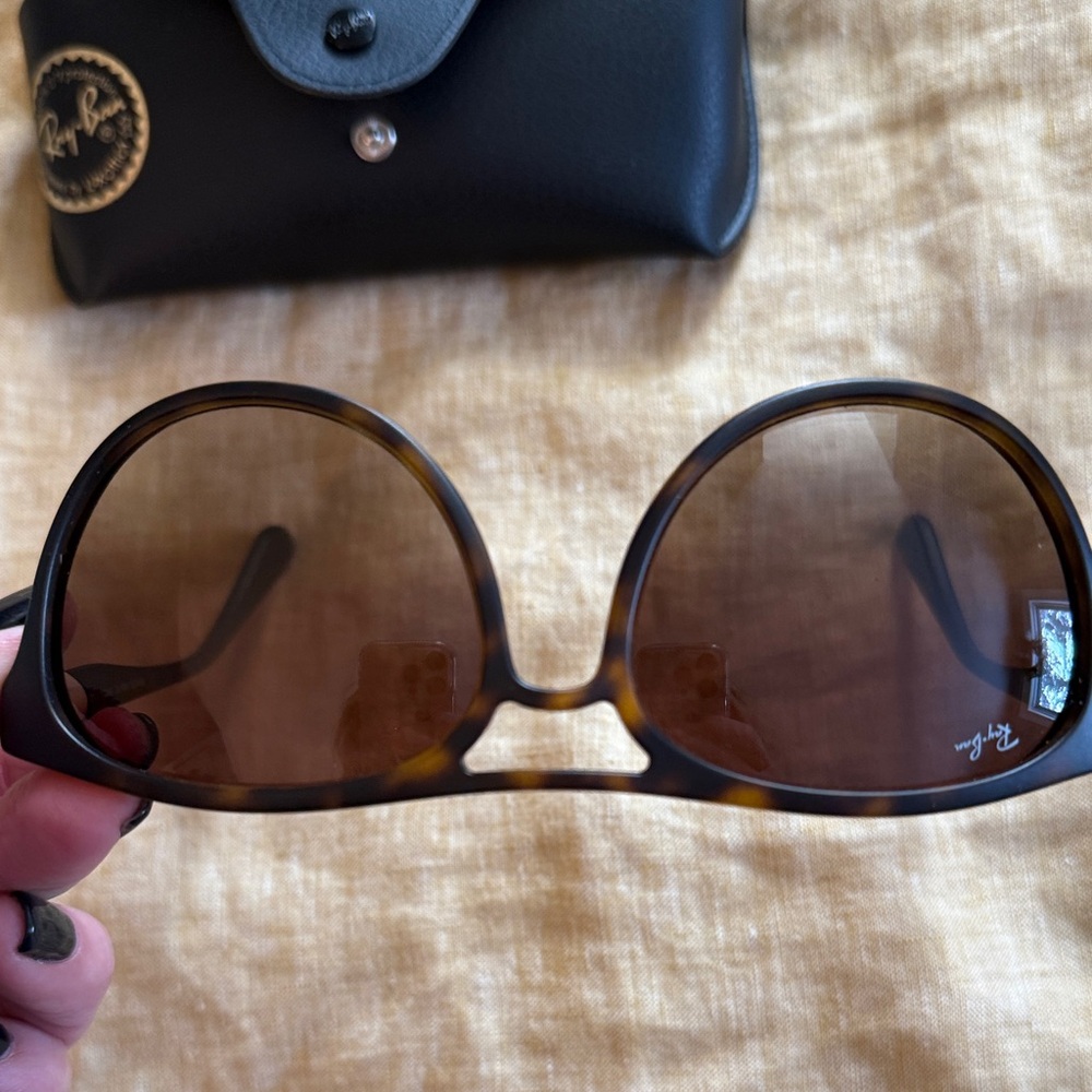 Ray-Ban Brown Gradient Lens Sunglasses with Black Case - Picture 16 of 16